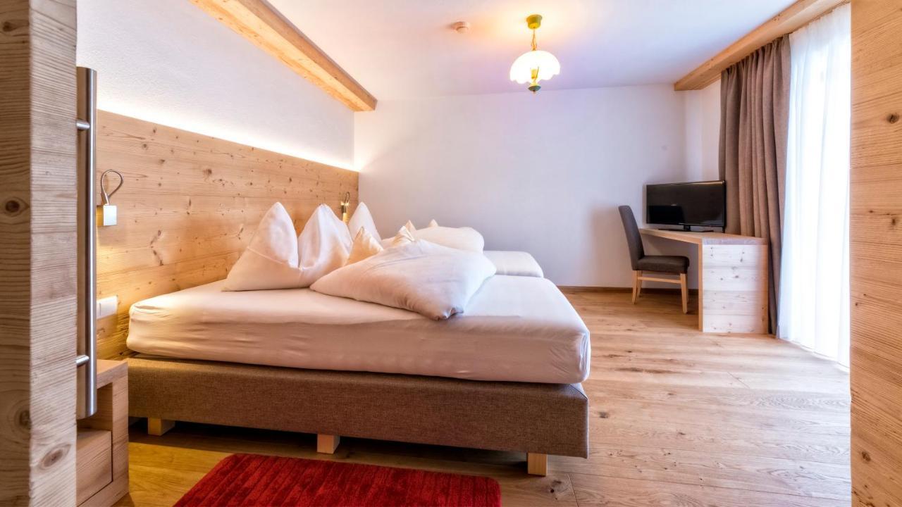 Hotel Mirabel San Vigilio Di Marebbe Bagian luar foto