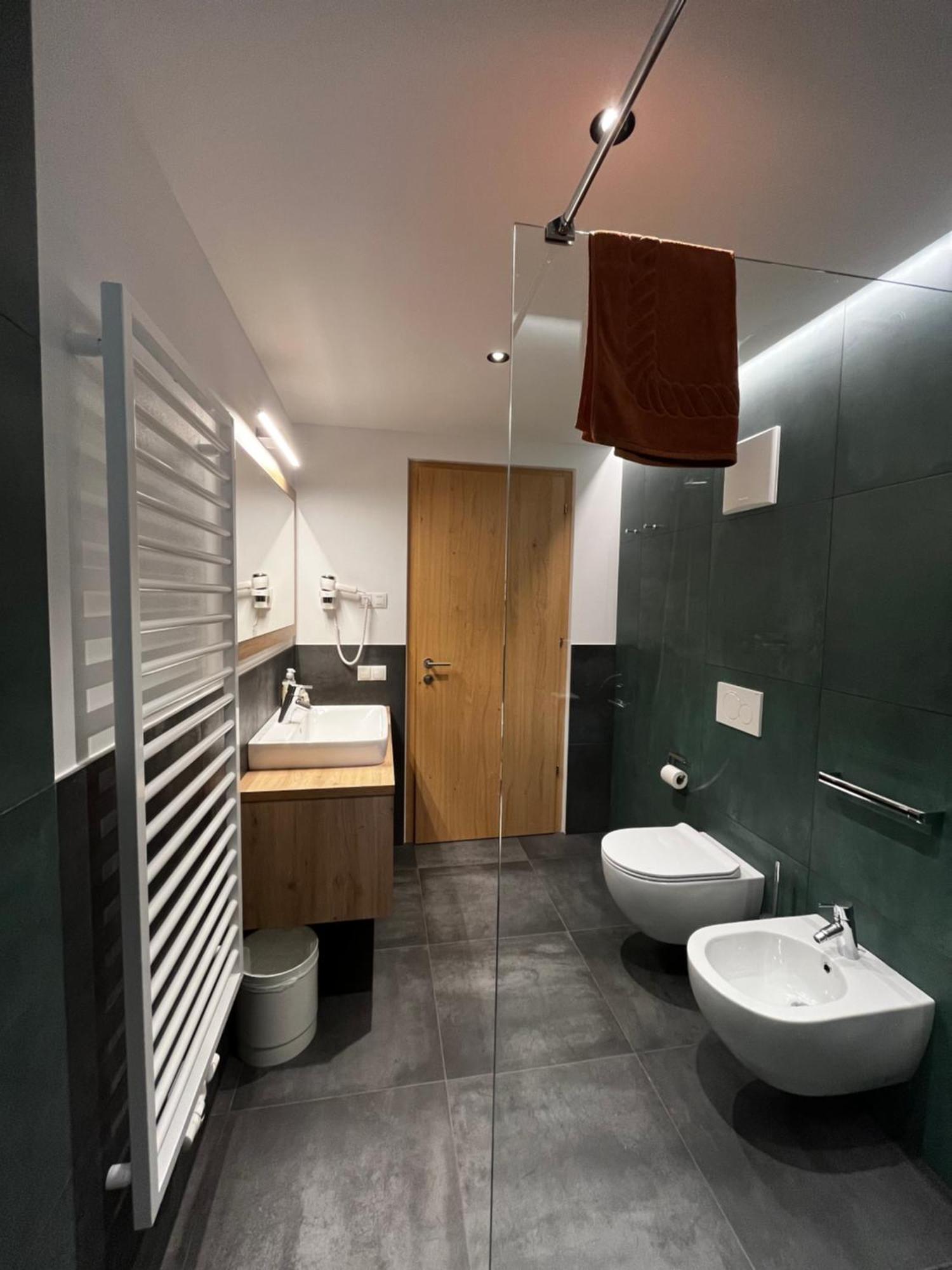 Hotel Mirabel San Vigilio Di Marebbe Ruang foto