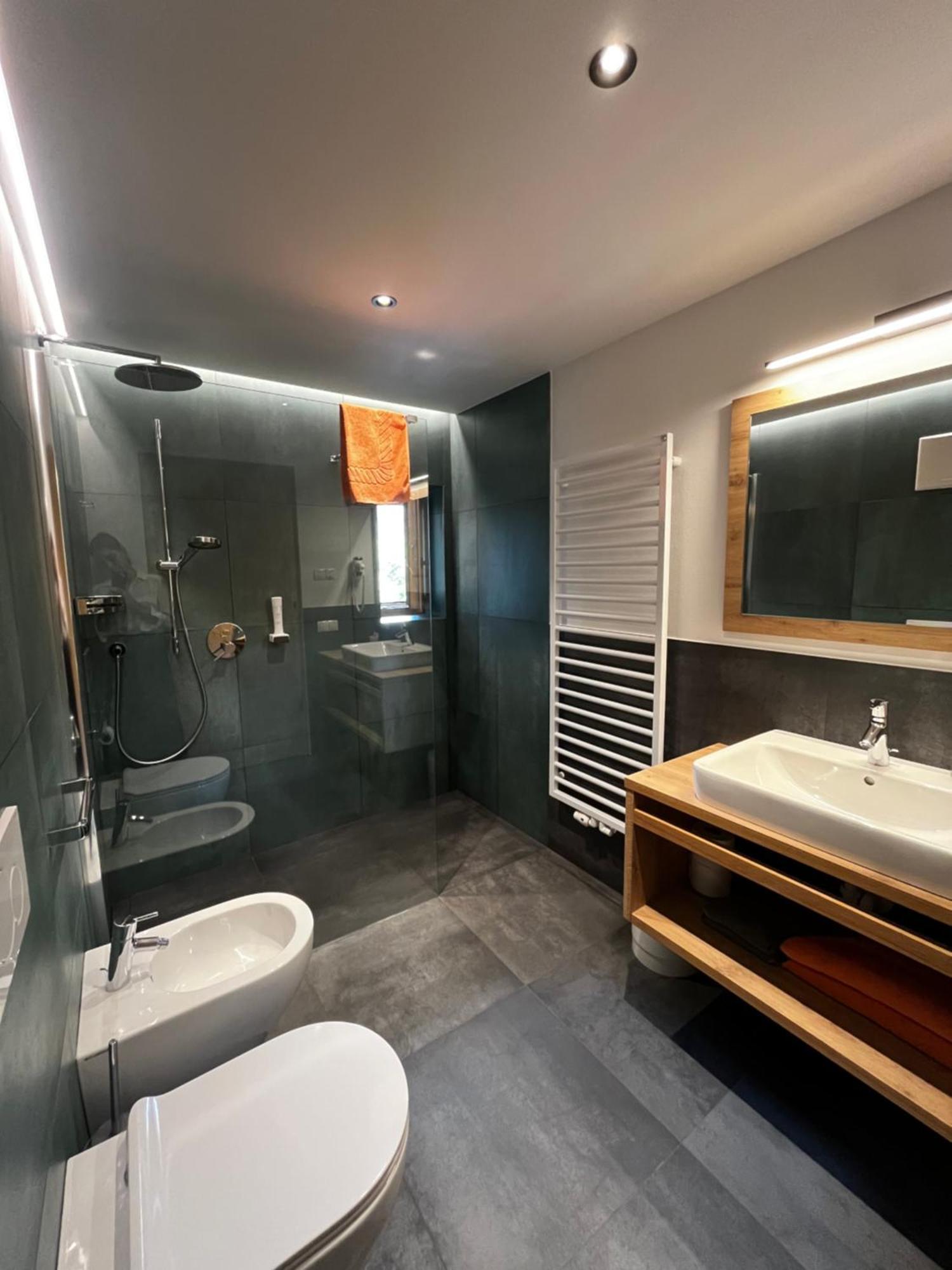 Hotel Mirabel San Vigilio Di Marebbe Ruang foto