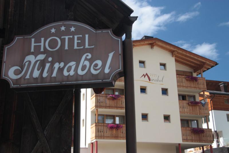 Hotel Mirabel San Vigilio Di Marebbe Bagian luar foto