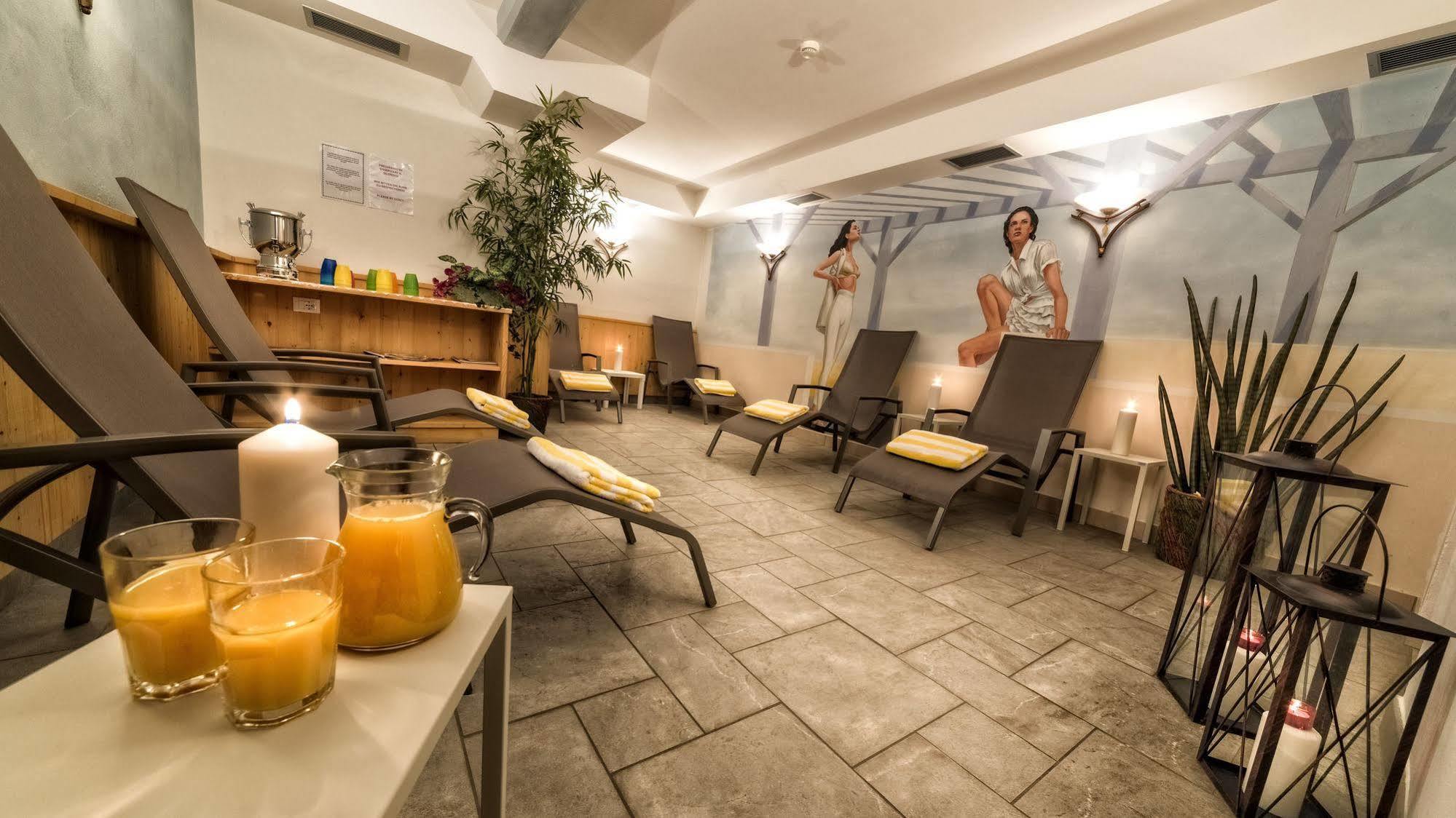 Hotel Mirabel San Vigilio Di Marebbe Bagian luar foto